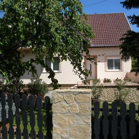 Three-bedroom In Vonyarcvashegy Ii Apartment Alsovonyarc